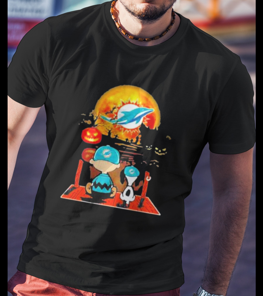 Snoopy Charlie Brown Miami Dolphins Halloween Pumpkin Moon T-Shirt
