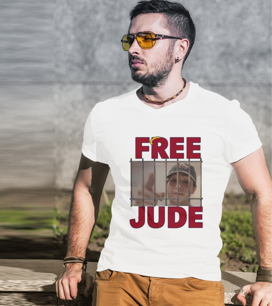 Gohalos Free Jude New Prison Bars Hat Pointing T-Shirt