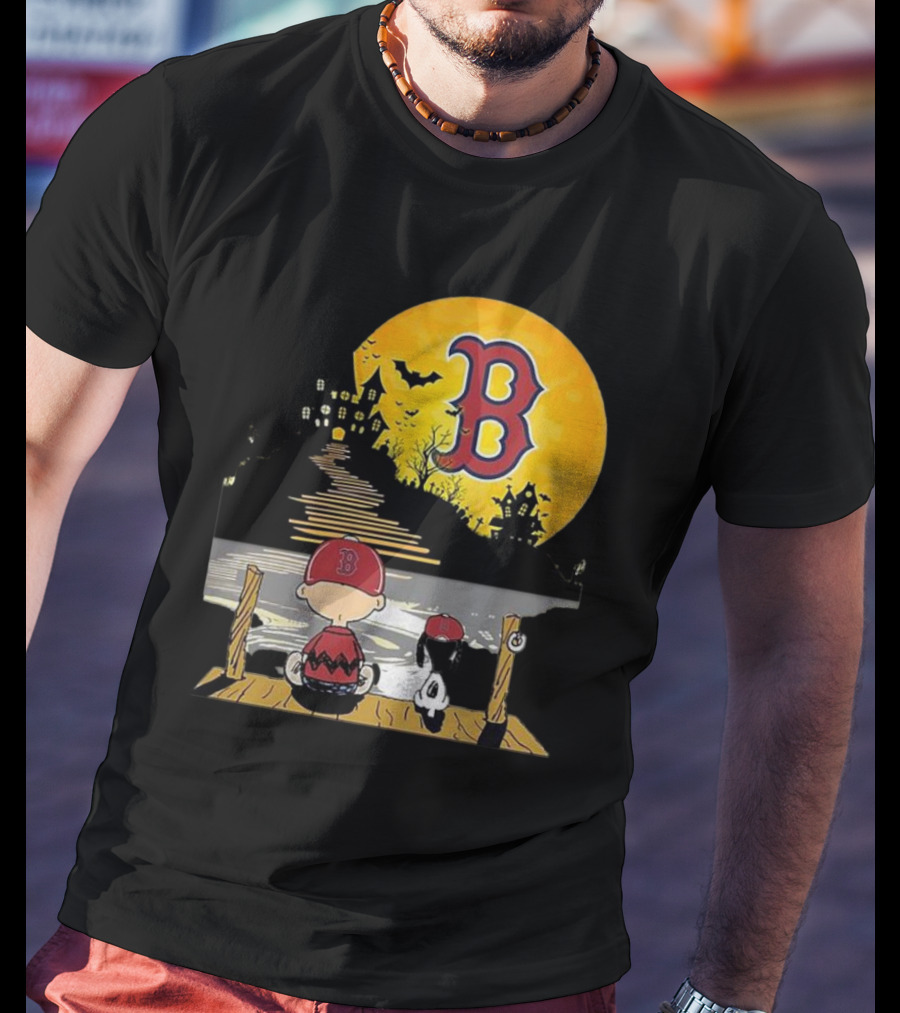 Snoopy And Charlie Brown Boston Red Sox Halloween Moon Scene T-Shirt