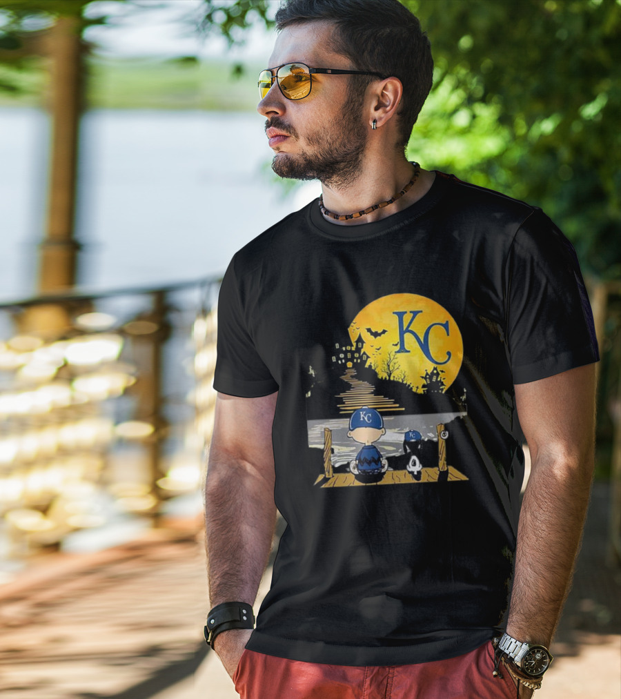 Snoopy Charlie Brown Halloween Kansas City Royals Moon Scene T-Shirt