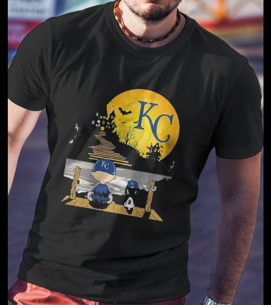 Snoopy Charlie Brown Halloween Kansas City Royals Moon Scene T-Shirt