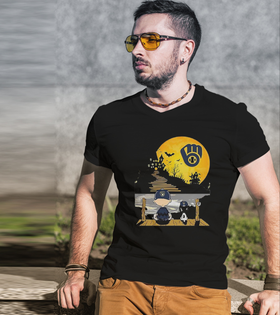 Snoopy Charlie Brown Under Moon Milwaukee Brewers Halloween Mansion Bats T-Shirt