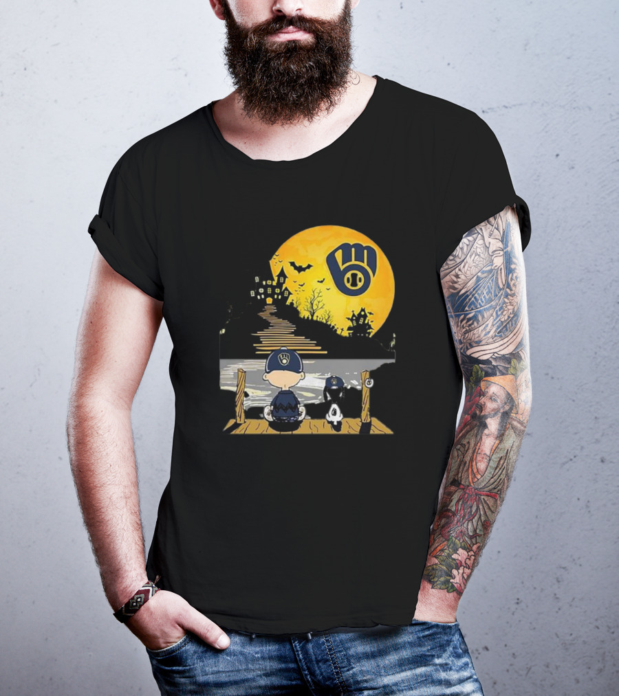 Snoopy Charlie Brown Under Moon Milwaukee Brewers Halloween Mansion Bats T-Shirt