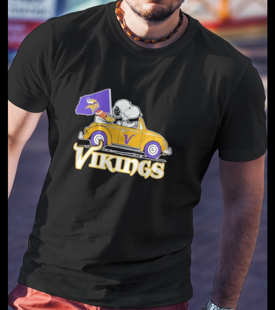 Snoopy Woodstock Driving Car With Vikings Flag Minnesota NFL T-Shirt