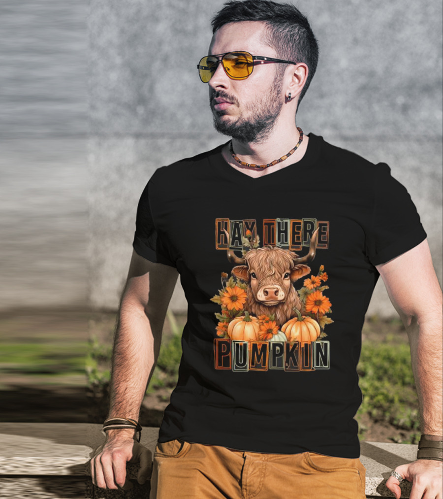 Hay There Pumpkin Highland Cow With Fall Flowers And Pumpkins T-Shirt