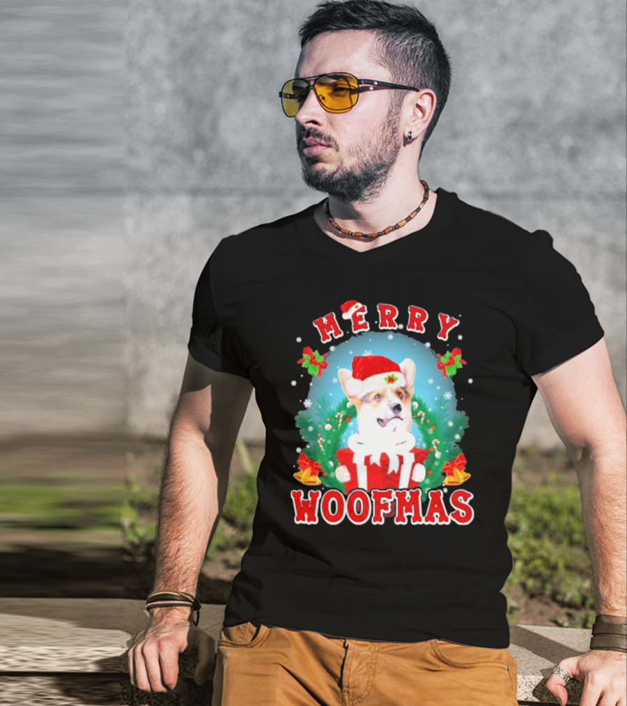 Merry Woofmas Welsh Corgi In Santa Hat With Presents And Christmas Decorations T-Shirt