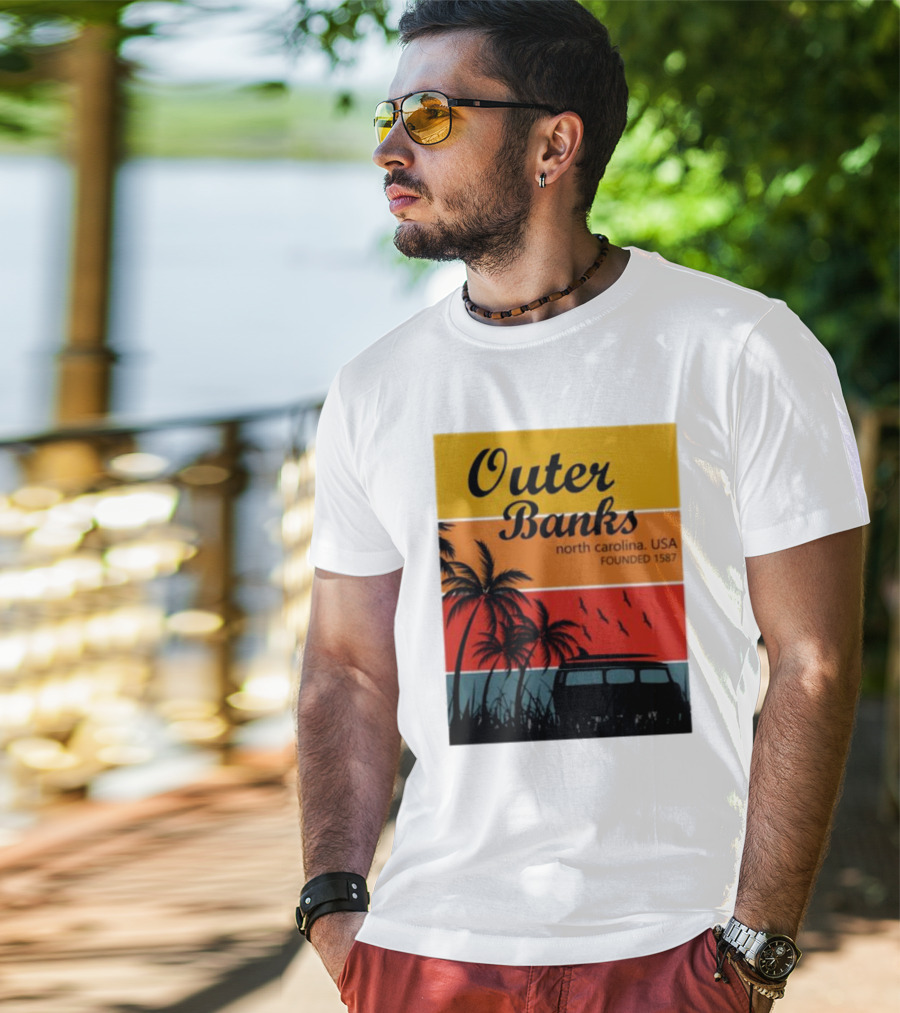 Outer Banks North Carolina USA Founded 1587 Vintage Car Beach Palm Trees T-Shirt