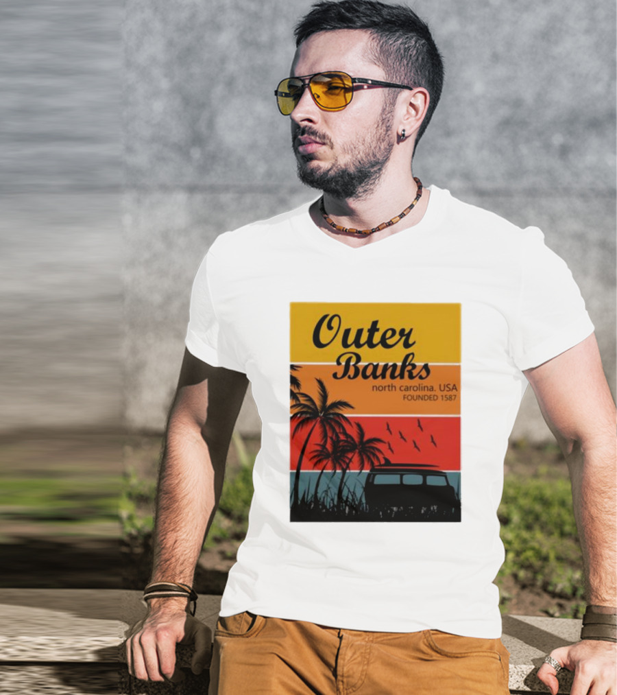 Outer Banks North Carolina USA Founded 1587 Vintage Car Beach Palm Trees T-Shirt