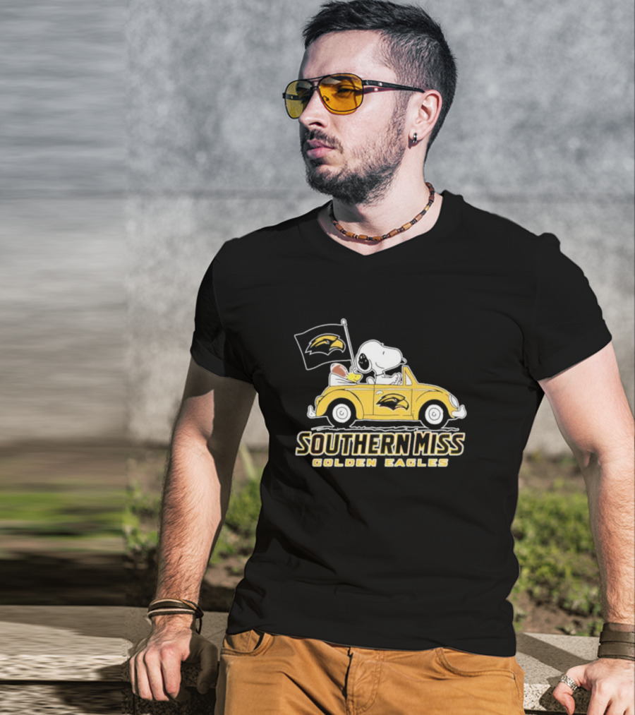Southern Miss Golden Eagles Snoopy And Woodstock Driving Car T-Shirt