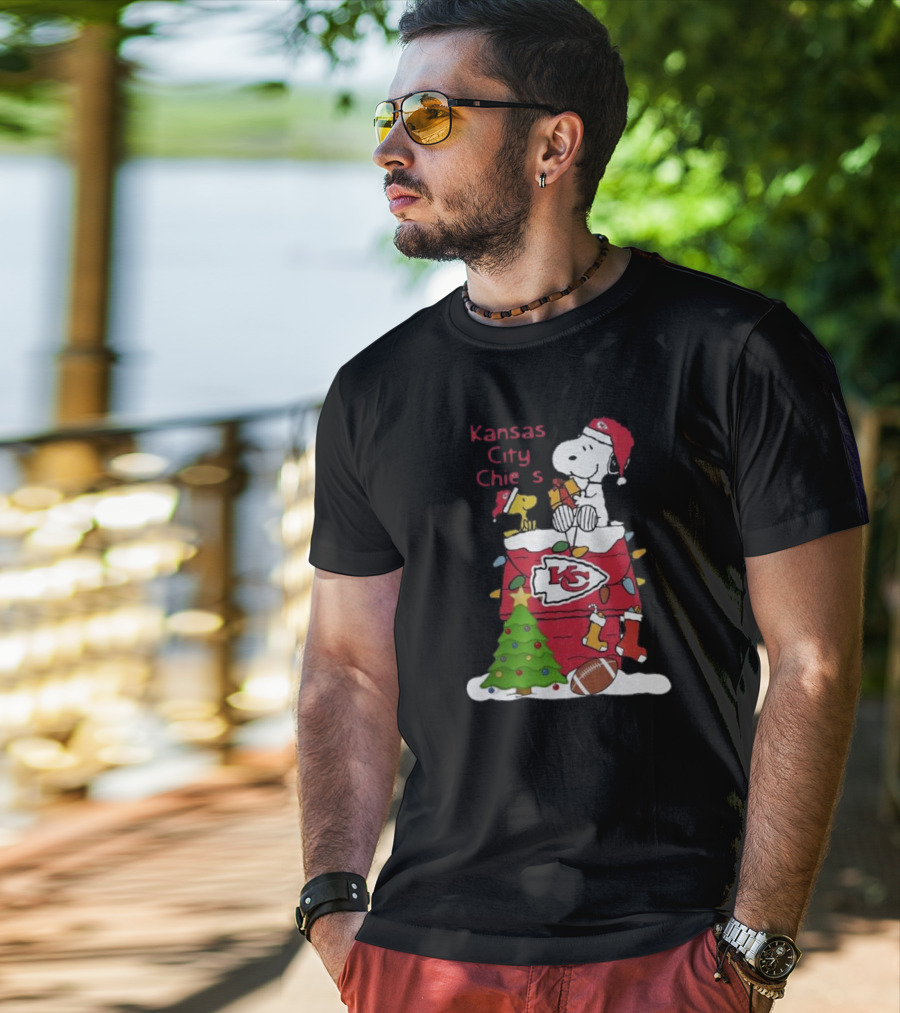 Kansas City Chiefs Christmas Snoopy And Woodstock Santa Scene T-Shirt