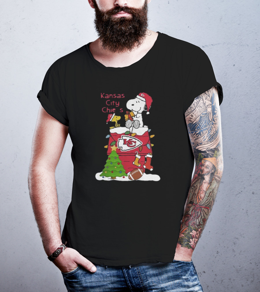 Kansas City Chiefs Christmas Snoopy And Woodstock Santa Scene T-Shirt