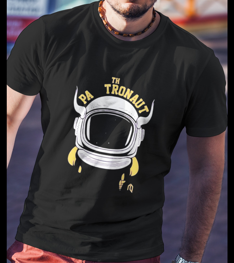 TH PA TRONAUT Minnesota Vikings Helmet T-Shirt