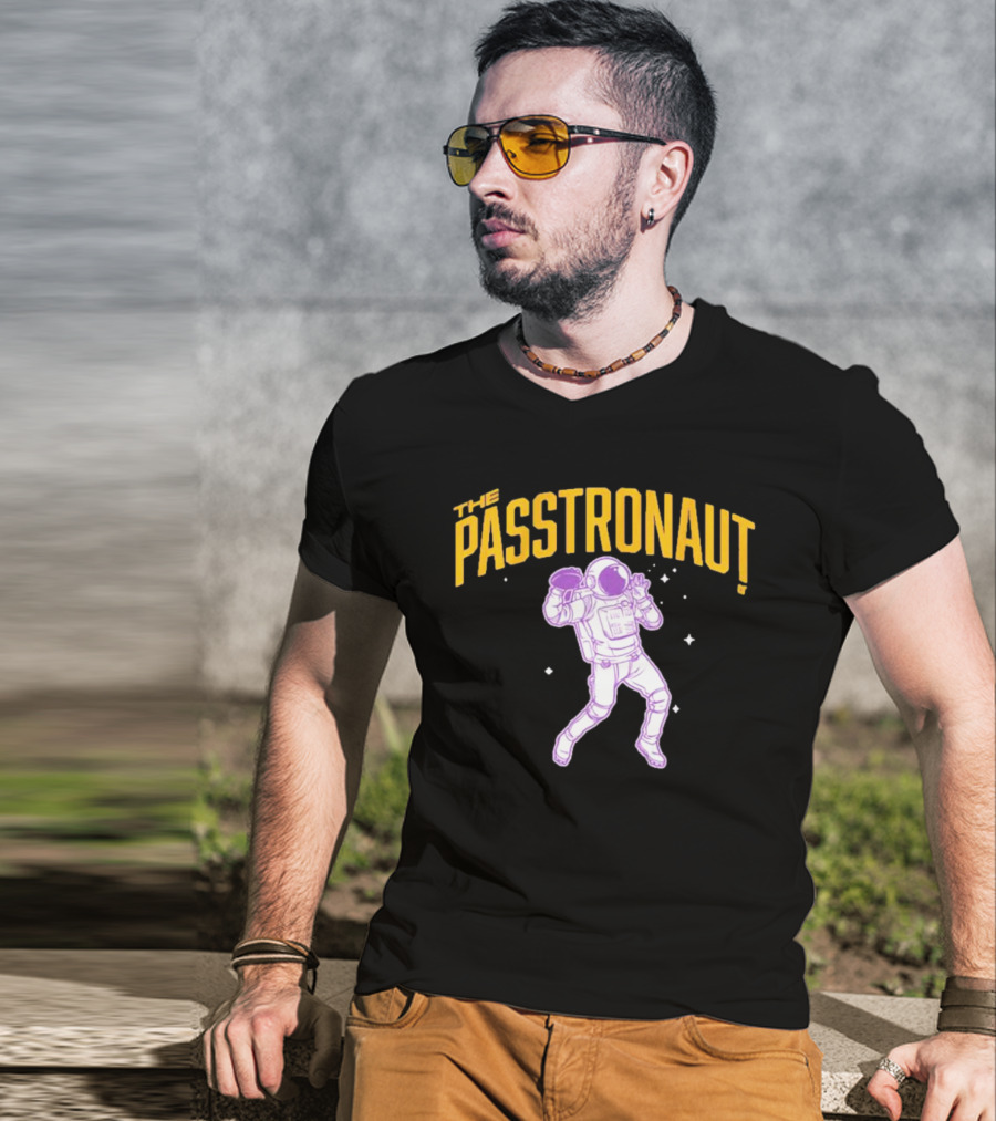 The Passtronaut Minnesota Football Astronaut Throwing Football T-Shirt