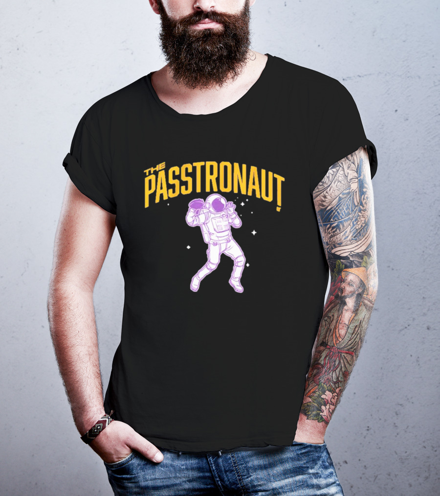 The Passtronaut Minnesota Football Astronaut Throwing Football T-Shirt