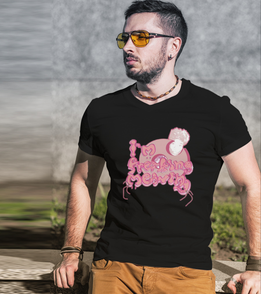 I’m Freaking Mewing Pink Cartoon Style With Portrait And Whiskers T-Shirt