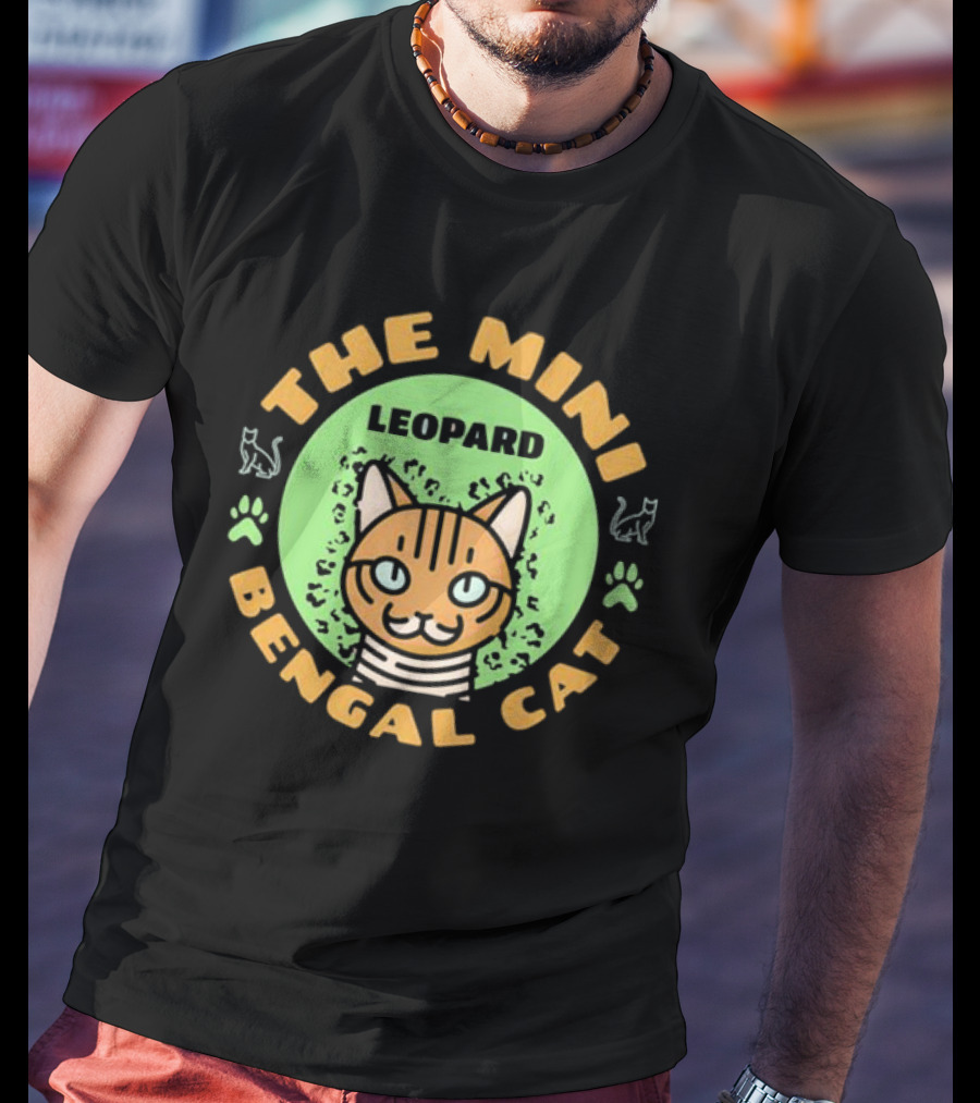 THE MINI LEOPARD BENGAL CAT PAWS AND WHISKERS ICONS T-Shirt