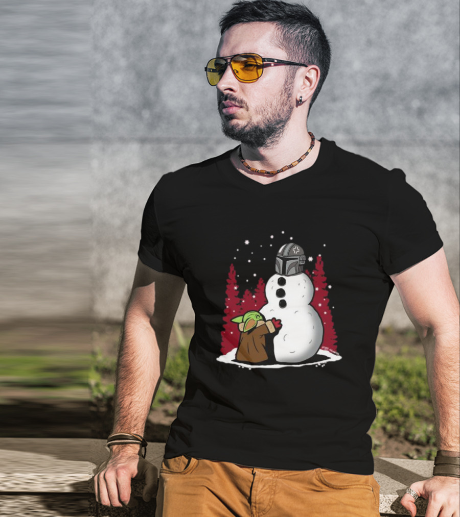 The Best Snowman In The Parsec Yoda Hugs Snowman Mandalorian Helmet Snow Star Wars T-Shirt