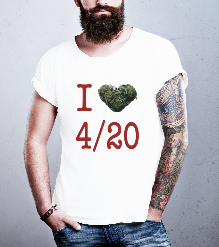 Rihanna Wearing I Heart 4/20 Day T-Shirt