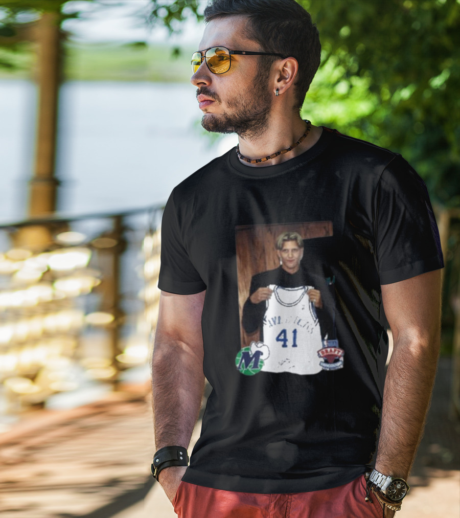 Luka Doncic Dirk Nowitzki Mavericks 41 NBA Draft Jersey Photo T-Shirt