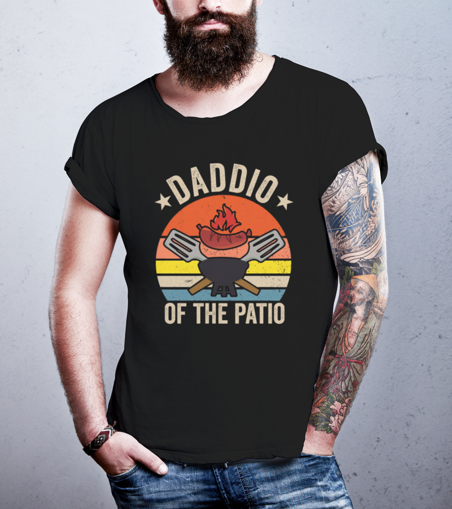 Daddio Of The Patio Vintage BBQ Grill And Sausages Retro T-Shirt