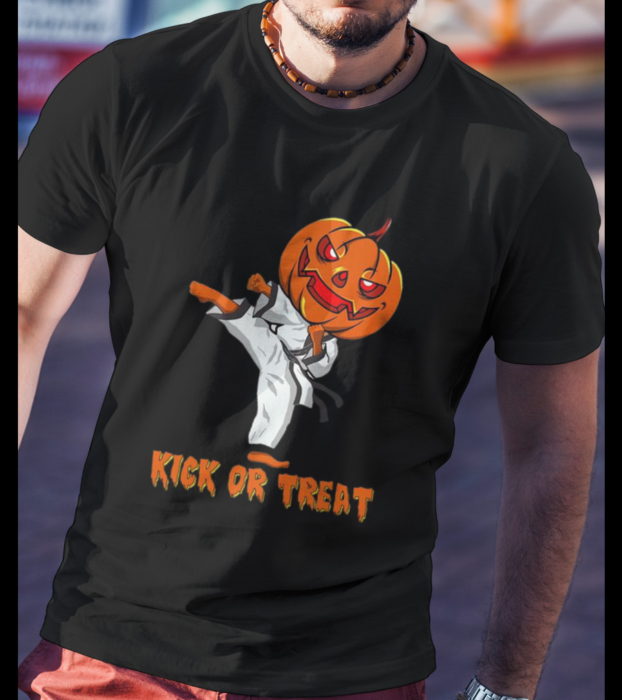 Kick Or Treat Taekwondo Pumpkin Halloween T-Shirt