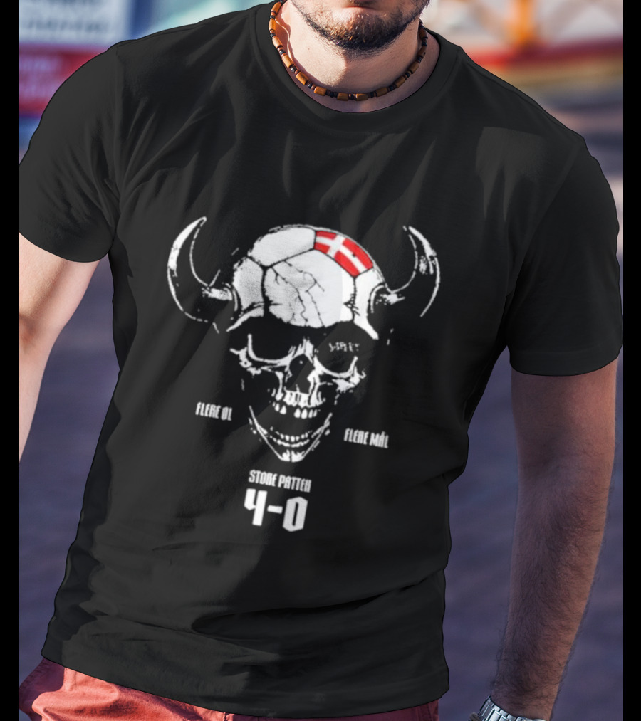 Flere Øl Flere Mål Store Patten 4-0 Skull With Horns And Denmark Flag Suspekt Tour T-Shirt