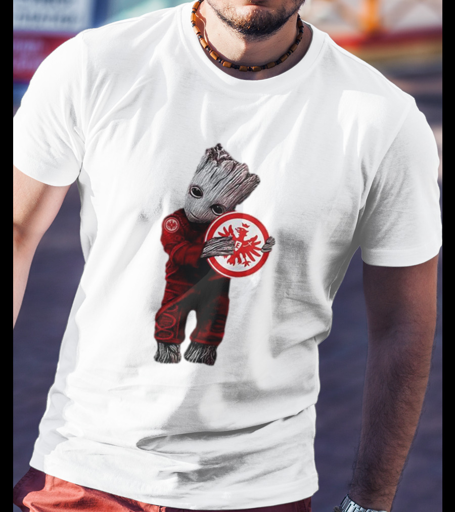 Baby Groot Hugging Eintracht Frankfurt Emblem T-Shirt