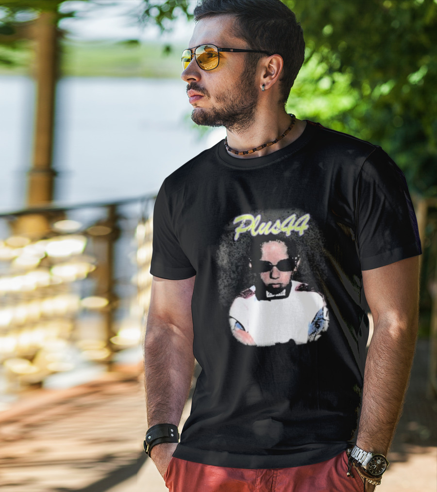 Lewis Hamilton Plus 44 Vintage Style Portrait T-Shirt