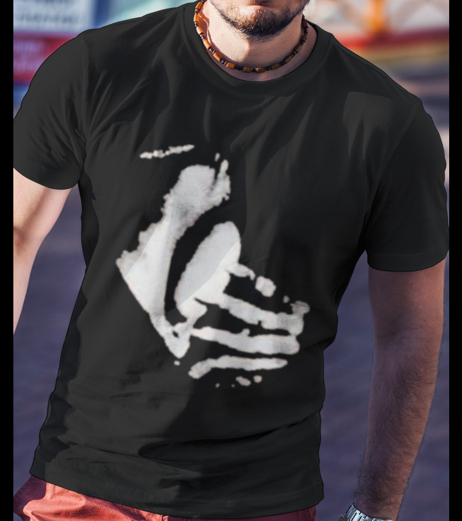 Portal Camila Brasil I Luv It Photo Optical Illusion Black And White Hand Face T-Shirt