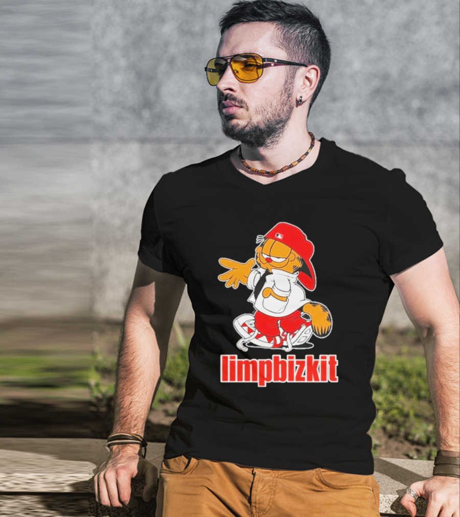 Limpbizkit Garfield Parody Red Outfit Cap And Sneakers T-Shirt