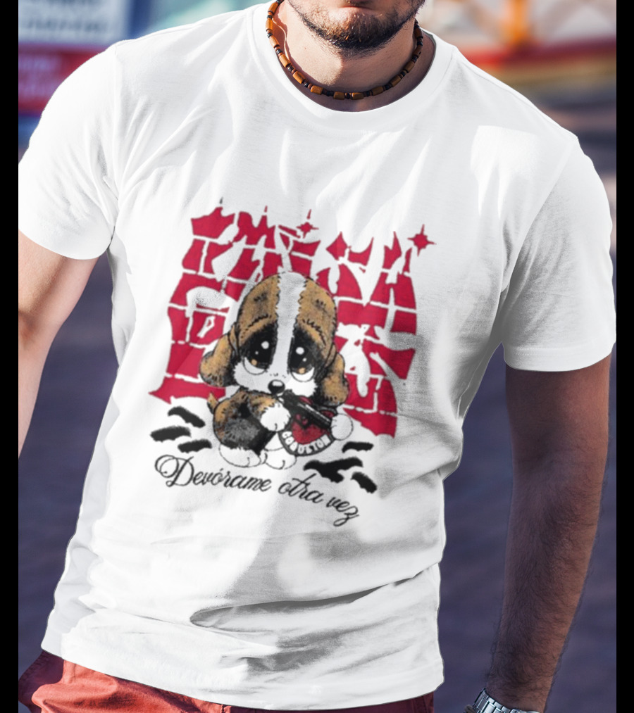 Coqueton Graffiti Style Devorame Otra Vez Puppy Holding Heart T-Shirt