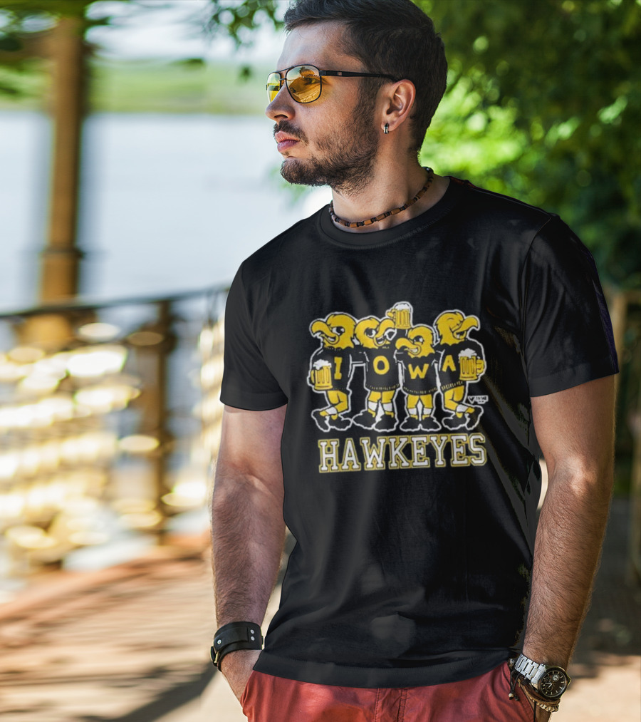 Vintage Iowa Hawkeyes Drinking Eagle Mascots T-Shirt