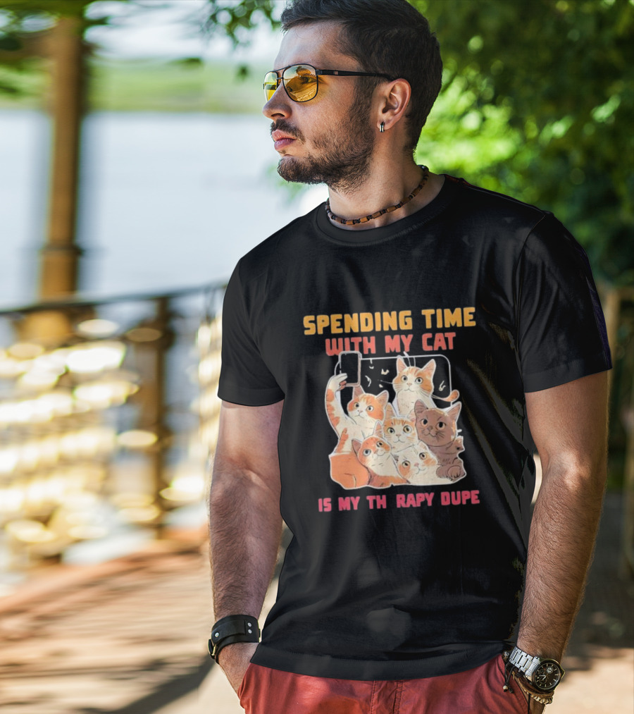Spending Time With My Cat Is My Therapy Dupe Vintage Cats Taking Selfie T-Shirt