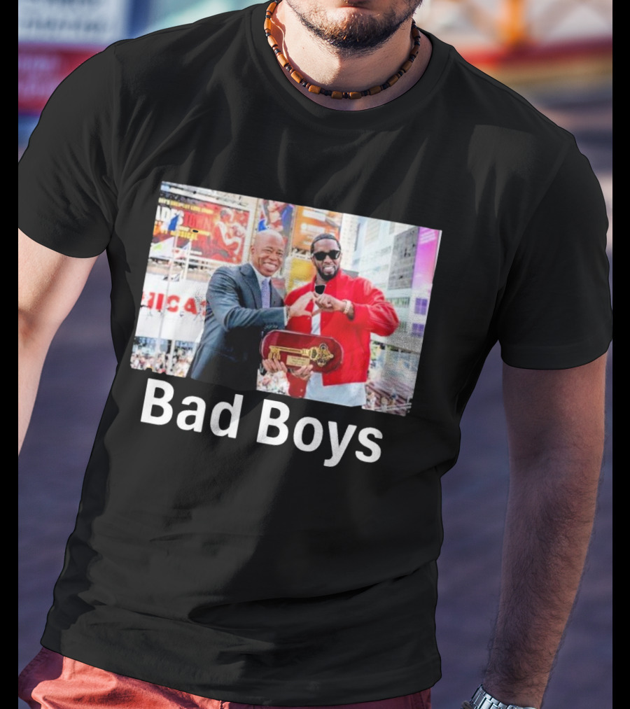 Bad Boys P Diddy And Eric Adams Key Exchange At Times Square Event T-Shirt