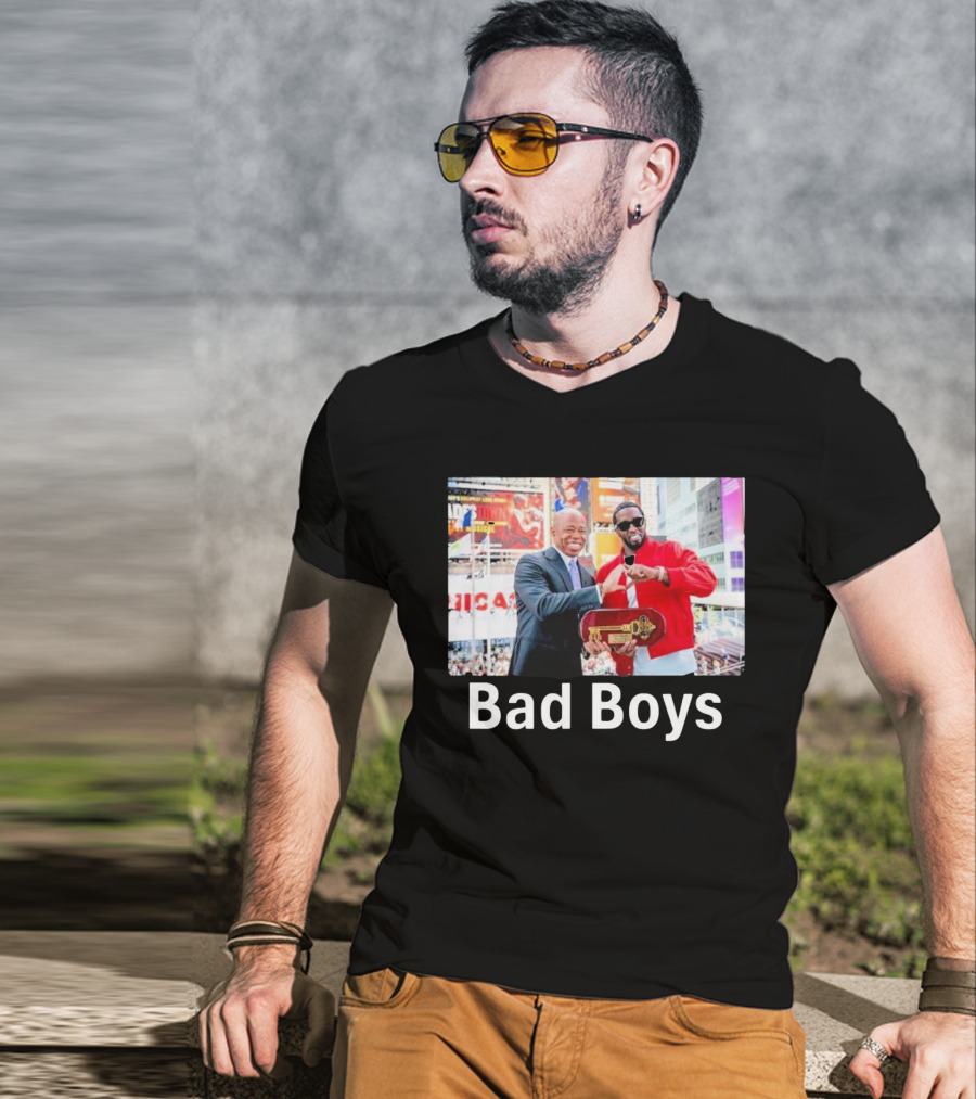 Bad Boys P Diddy And Eric Adams Key Exchange At Times Square Event T-Shirt