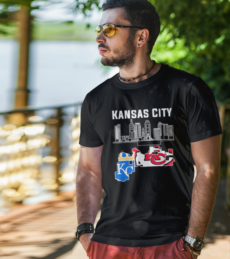 Kansas City Skyline KC Chiefs Royals Map T-Shirt