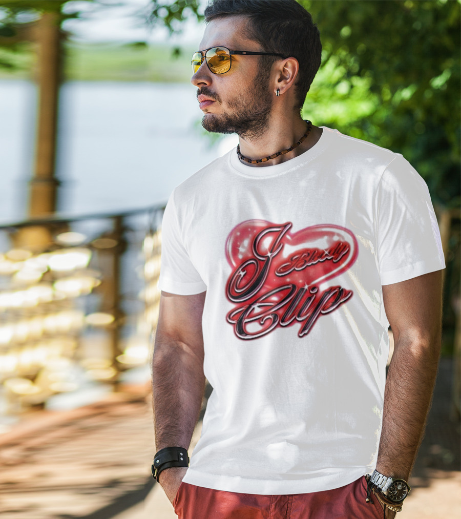 I Love Bloody Clip Heart Airbrush Imnotclip T-Shirt