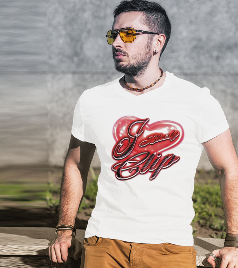 I Love Bloody Clip Heart Airbrush Imnotclip T-Shirt