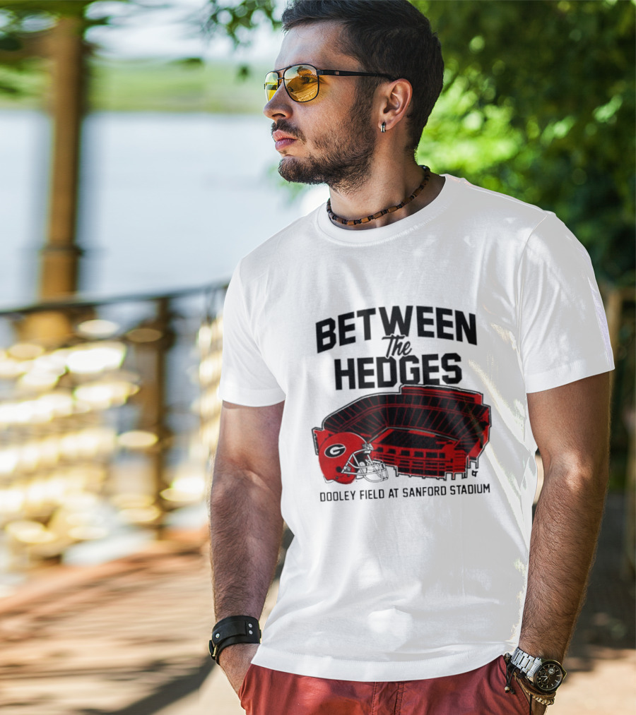 Between The Hedges Georgia Bulldogs Dooley Field At Sanford Stadium T-Shirt