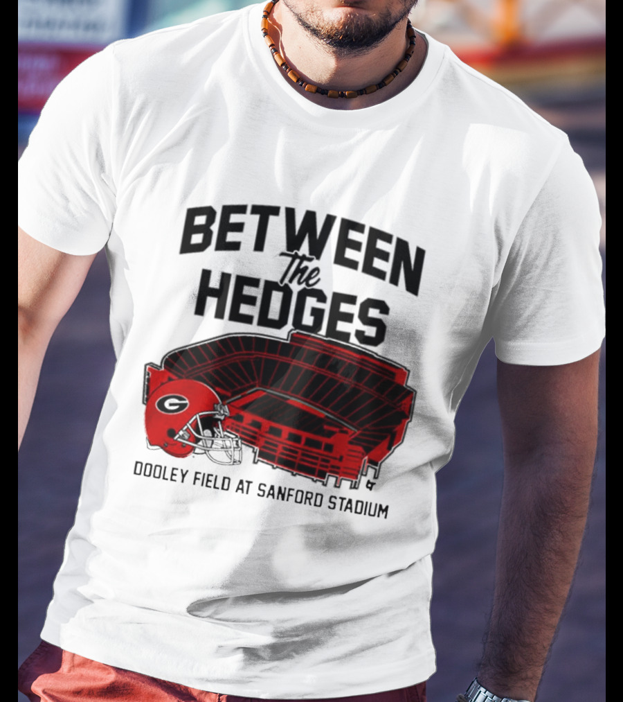 Between The Hedges Georgia Bulldogs Dooley Field At Sanford Stadium T-Shirt
