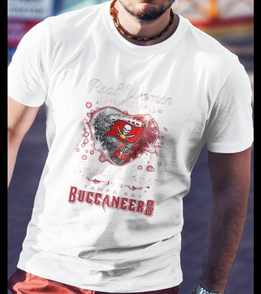 Real Women Love Football Smart Women Love The Tampa Bay Buccaneers Heart T-Shirt