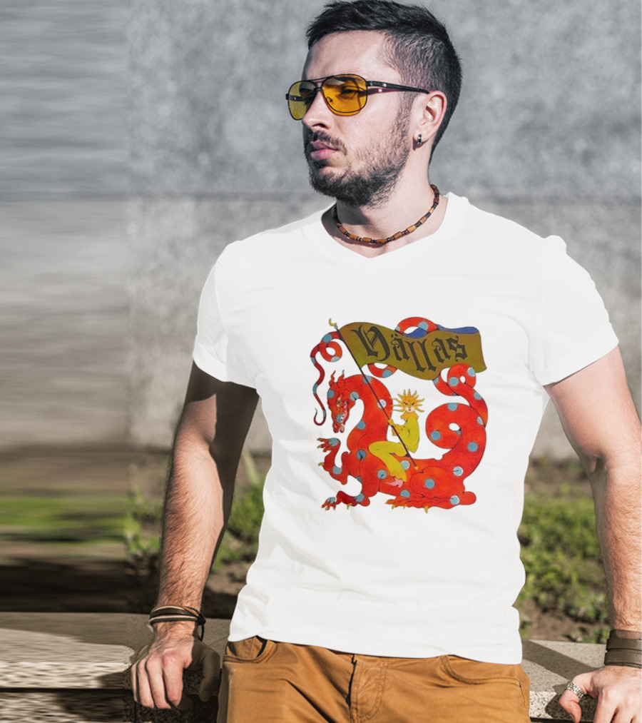 Hällas Flower Knight Riding Red Polka Dot Dragon T-Shirt
