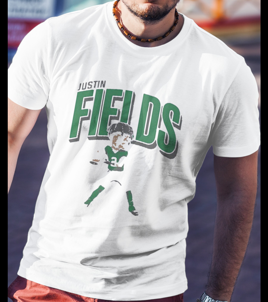 Justin Fields Caricature Greens And Grays Dynamic Pose T-Shirt