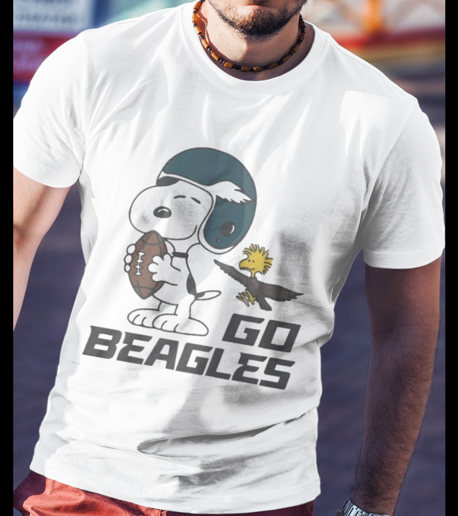 Peanuts Go Beagles Football Snoopy Woodstock Helmet Icon T-Shirt