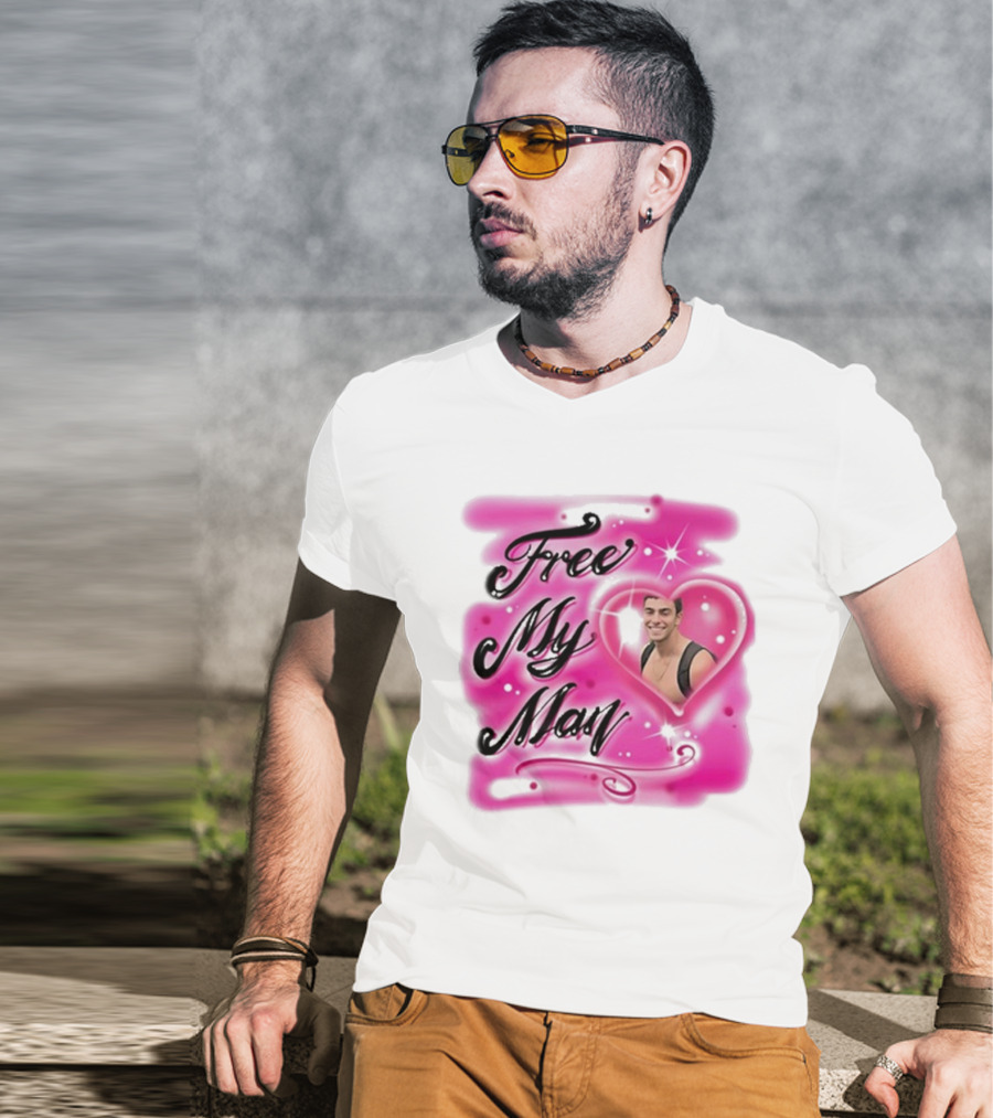 Free My Man Luigi Mangione Heart Pink Background T-Shirt