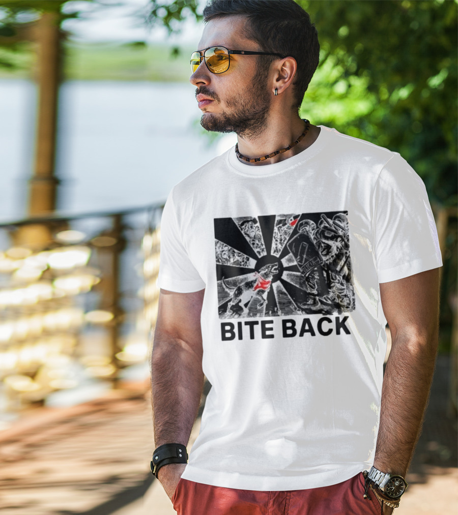 "Bite Back Punkwithacamera Dog Confronts Riot Police" T-Shirt