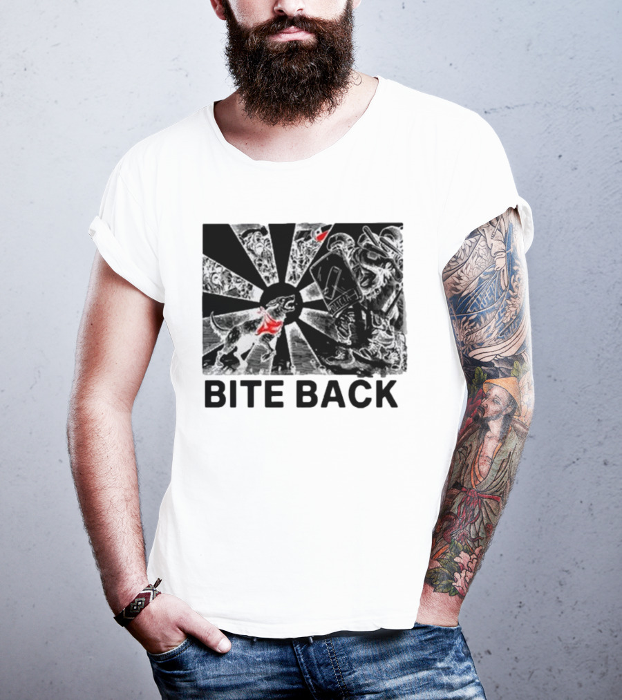 "Bite Back Punkwithacamera Dog Confronts Riot Police" T-Shirt