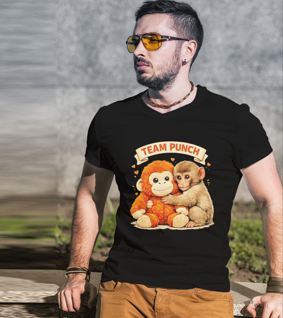 Team Punch Cute Baby Monkey Hugging Orange Plush Toy Charming Japanese Style Hearts T-Shirt