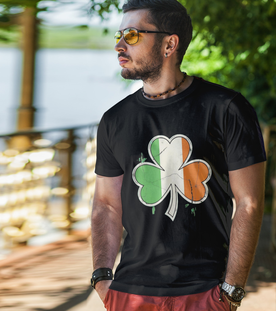 St Patrick's Day Shamrock With Italy Flag T-Shirt