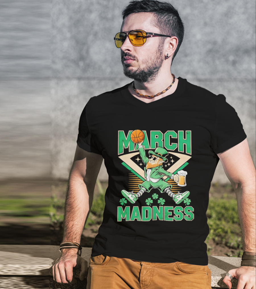 Leprechaun March Madness Basketball St. Patrick's Day Celebration T-Shirt